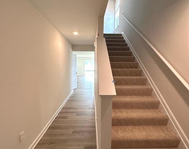 124 Charing Cross Drive - Photo Thumbnail 22