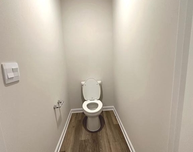 124 Charing Cross Drive - Photo Thumbnail 17