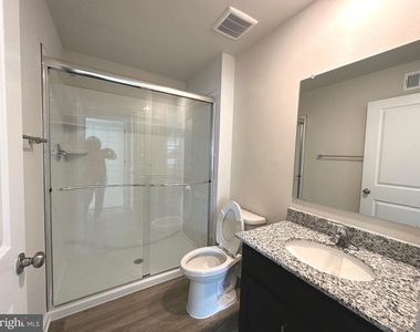 124 Charing Cross Drive - Photo Thumbnail 8