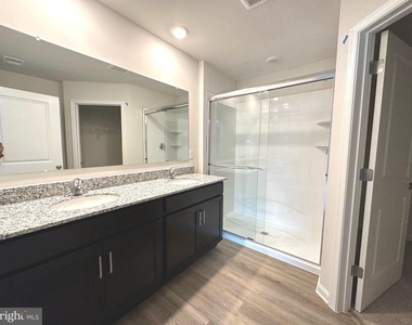 124 Charing Cross Drive - Photo Thumbnail 12