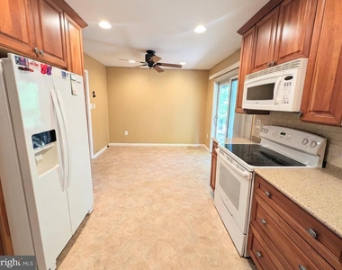 6416 Albemarle Street - Photo Thumbnail 10