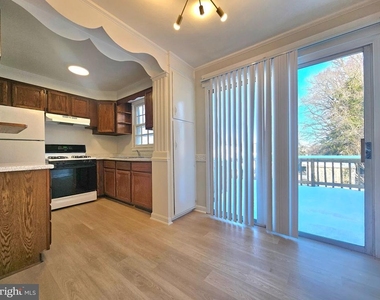 10902 Milburn Street - Photo Thumbnail 8