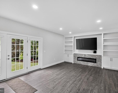 541 S Church Street - Photo Thumbnail 8