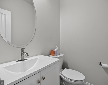 541 S Church Street - Photo Thumbnail 20