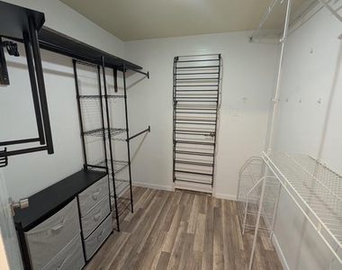 4600 Duke Street - Photo Thumbnail 6