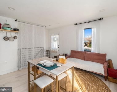 428 N Henry Street - Photo Thumbnail 18