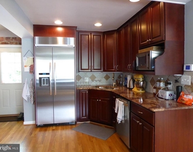323 S Adams Street - Photo Thumbnail 11