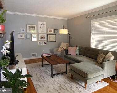 323 S Adams Street - Photo Thumbnail 3
