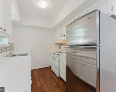 2725 S Walter Reed Drive - Photo Thumbnail 10