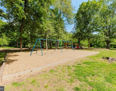 2725 S Walter Reed Drive - Photo Thumbnail 25
