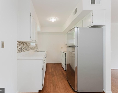 2725 S Walter Reed Drive - Photo Thumbnail 8