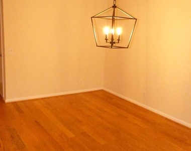 1401 N Oak Street - Photo Thumbnail 10