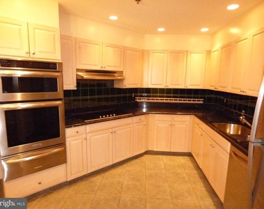 1401 N Oak Street - Photo Thumbnail 5