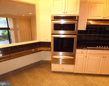 1401 N Oak Street - Photo Thumbnail 6