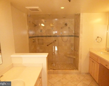 1401 N Oak Street - Photo Thumbnail 13