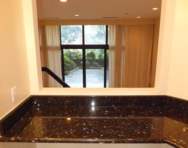 1401 N Oak Street - Photo Thumbnail 7