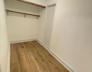 1021 Arlington Boulevard - Photo Thumbnail 10