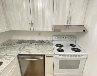 1021 Arlington Boulevard - Photo Thumbnail 6