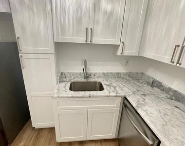 1021 Arlington Boulevard - Photo Thumbnail 8