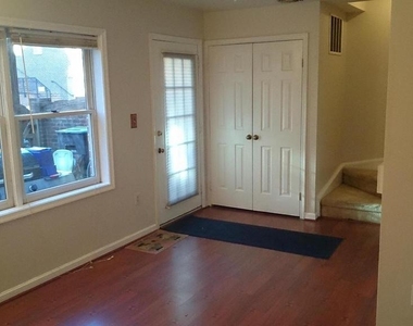 618 Tazewell Street N - Photo Thumbnail 8