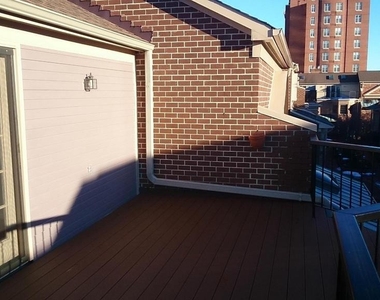 618 Tazewell Street N - Photo Thumbnail 23