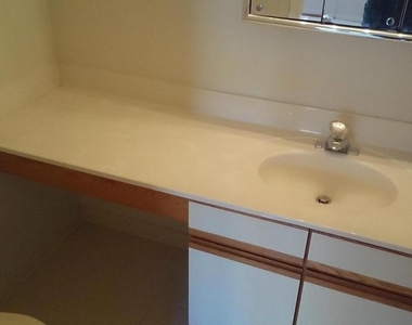 618 Tazewell Street N - Photo Thumbnail 13
