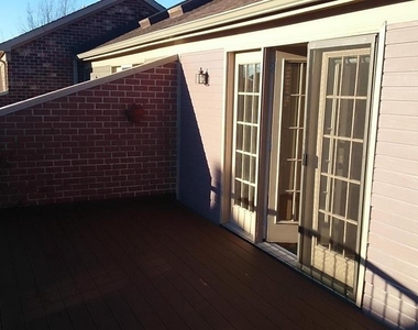 618 Tazewell Street N - Photo Thumbnail 24