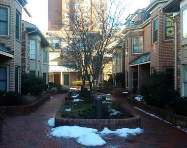 618 Tazewell Street N - Photo Thumbnail 27