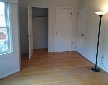 618 Tazewell Street N - Photo Thumbnail 12
