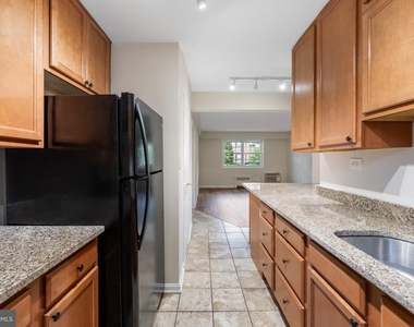 4402 N Pershing Drive - Photo Thumbnail 8