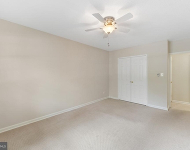4402 N Pershing Drive - Photo Thumbnail 12