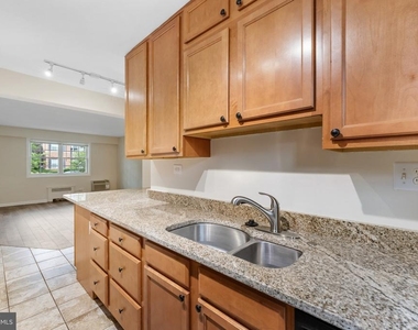 4402 N Pershing Drive - Photo Thumbnail 7