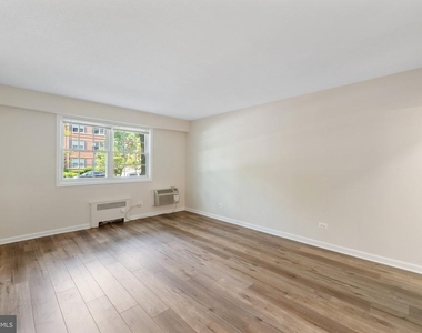 4402 N Pershing Drive - Photo Thumbnail 3