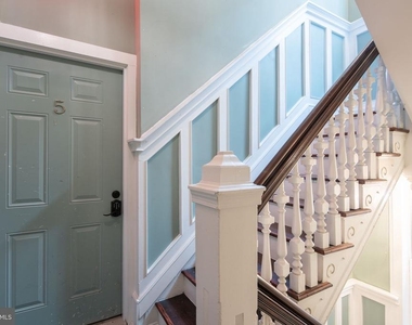 2033 Spruce Street - Photo Thumbnail 12