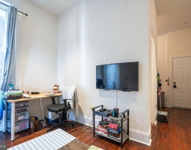 2033 Spruce Street - Photo Thumbnail 5