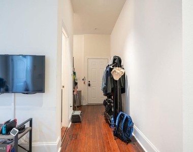 2033 Spruce Street - Photo Thumbnail 4