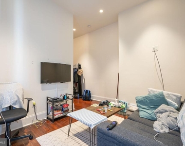 2033 Spruce Street - Photo Thumbnail 1