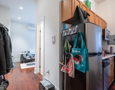 2033 Spruce Street - Photo Thumbnail 3