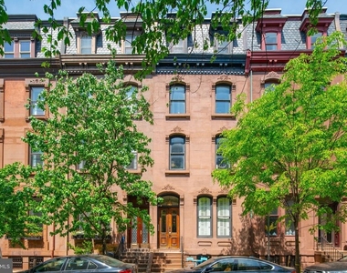 2033 Spruce Street - Photo Thumbnail 13