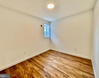 5819 Theodore Street - Photo Thumbnail 7