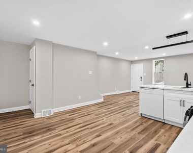 1908 N Croskey Street - Photo Thumbnail 11