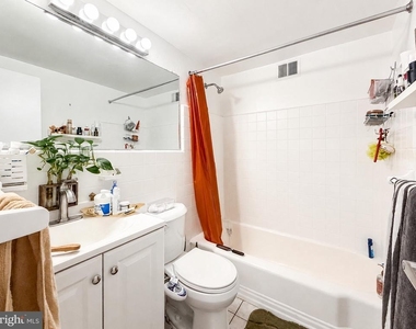 2101 Chestnut Street - Photo Thumbnail 12