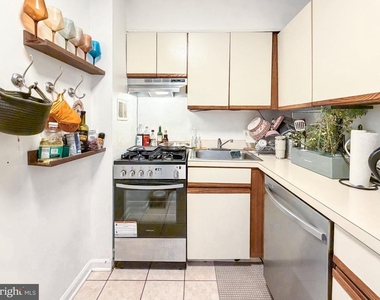 2101 Chestnut Street - Photo Thumbnail 10