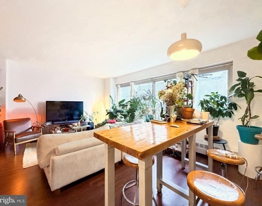 2101 Chestnut Street - Photo Thumbnail 6