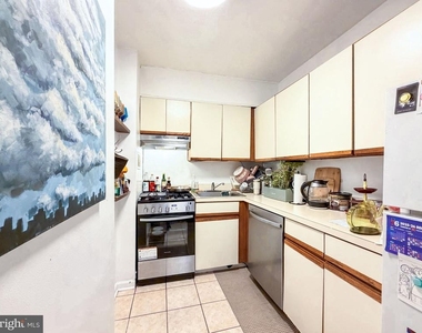 2101 Chestnut Street - Photo Thumbnail 9
