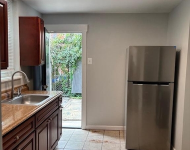 2520 N Sartain Street - Photo Thumbnail 7