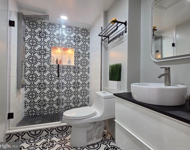 1729 Cecil B Moore Avenue - Photo Thumbnail 5