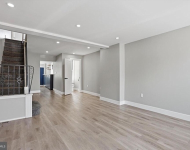 3185 Agate Street - Photo Thumbnail 4