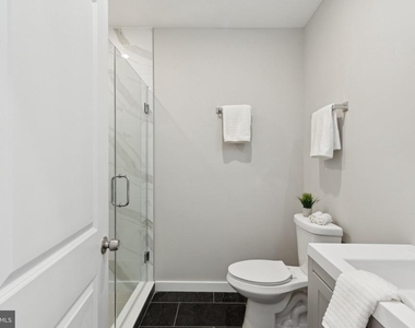 100 Forrest Avenue - Photo Thumbnail 4