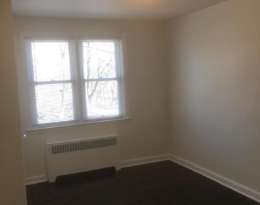 883 Windermere Avenue - Photo Thumbnail 5